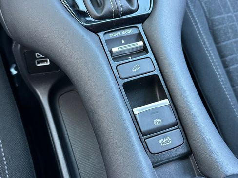 Certified 2023 Honda HR-V LX image 35