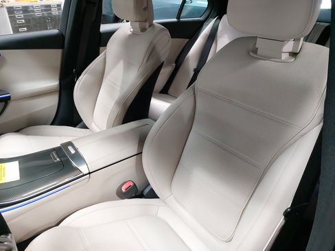 Certified 2025 Mercedes-Benz C 300 Sedan image 17