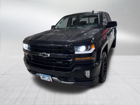 Used 2018 Chevrolet Silverado 1500 LT w/ All Star Edition AWD/4WD image 3