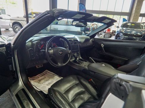 Used 2007 Chevrolet Corvette Convertible w/ Preferred Equipment Group RWD image 10