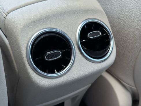 Used 2025 Mercedes-Benz CLA 250 4MATIC image 32