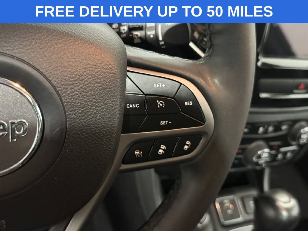 Used 2022 Jeep Cherokee Limited AWD/4WD image 6