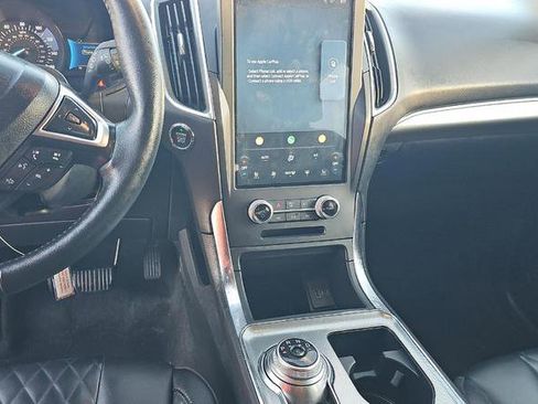 Used 2024 Ford Edge Titanium image 9