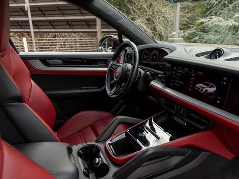 Certified 2024 Porsche Cayenne Turbo GT image 81