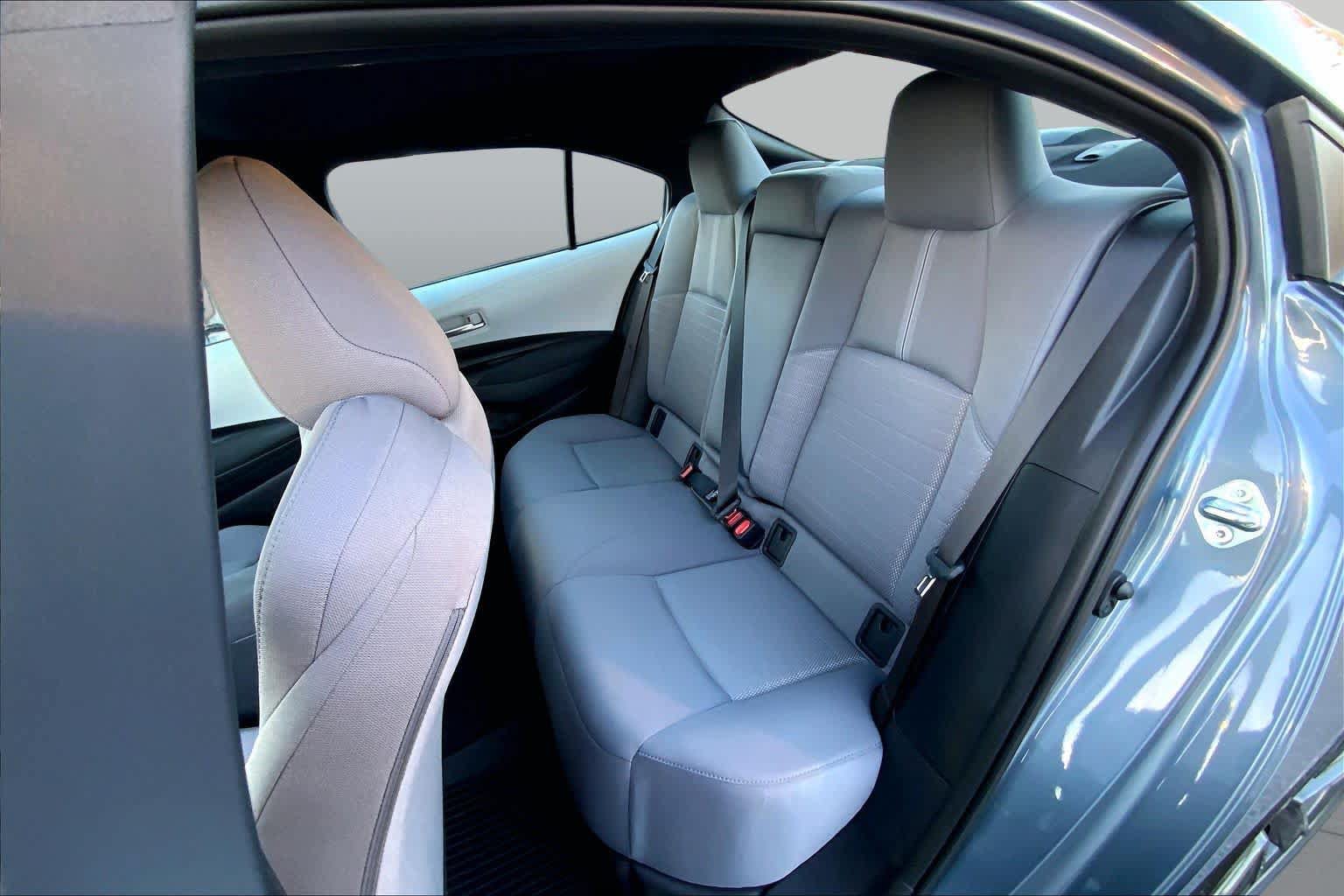 Used 2026 Toyota Corolla SE FWD image 18