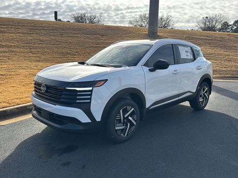 New 2026 Nissan Kicks SV w/ SV Premium Package image 1