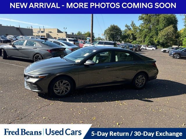 Certified 2024 Hyundai Elantra SEL FWD image 6