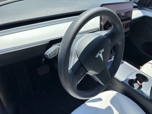 Used 2023 Tesla Model Y Long Range AWD/4WD image 7