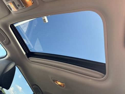 Used 2017 Subaru Outback 2.5i Limited image 12