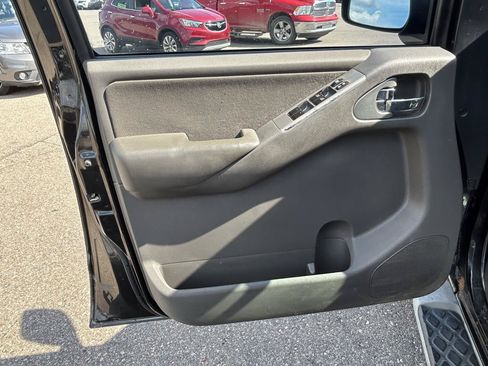 Used 2011 Nissan Pathfinder S AWD/4WD image 15
