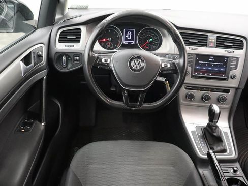 Used 2016 Volkswagen Golf S FWD image 4