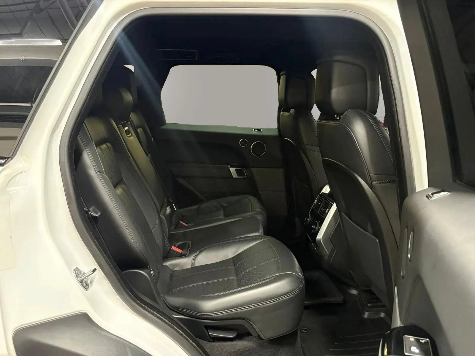 Used 2019 Land Rover Range Rover Sport HSE AWD/4WD image 22