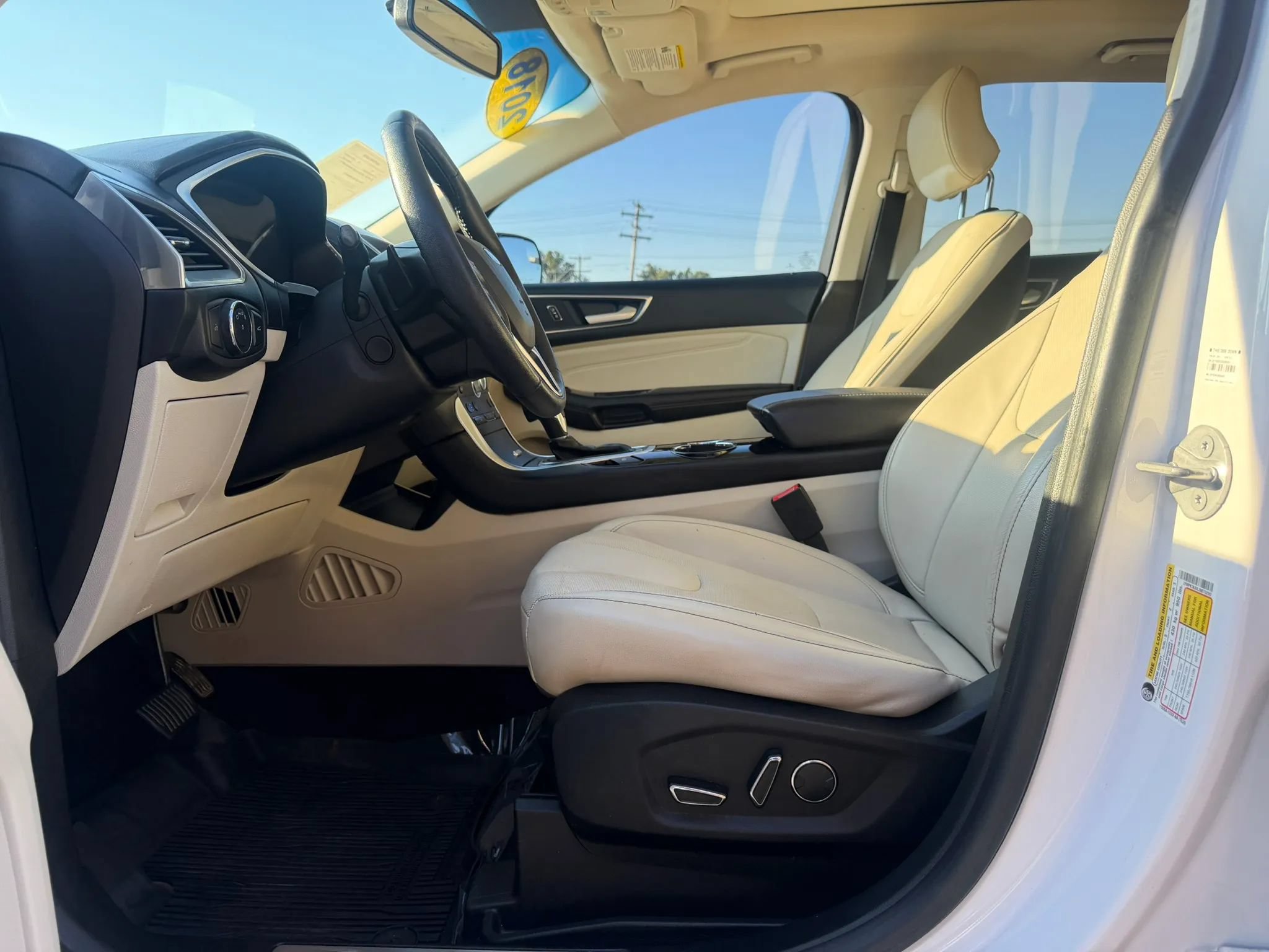 Used 2018 Ford Edge Titanium w/ Equipment Group 301A FWD image 12