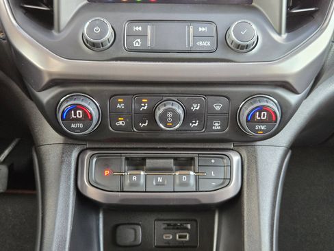 Used 2023 GMC Acadia AT4 w/ Preferred Package AWD/4WD image 19