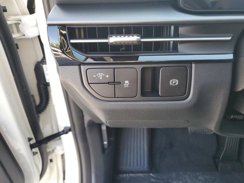 New 2026 Kia Sportage LX image 30