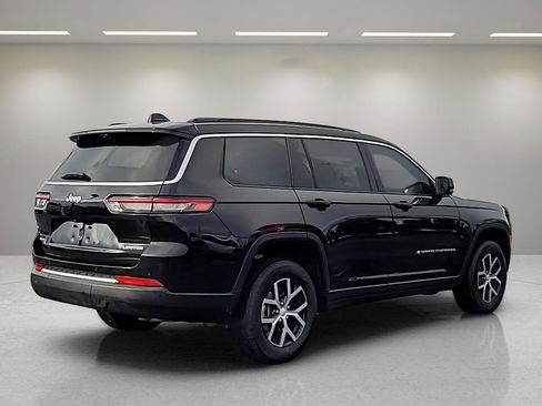 Used 2025 Jeep Grand Cherokee L Limited w/ Luxury Tech Group II image 8