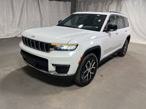 Used 2024 Jeep Grand Cherokee L Limited w/ Luxury Tech Group II image 3