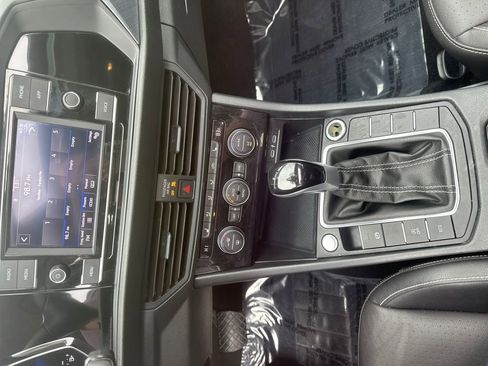 Used 2024 Volkswagen Jetta SE image 10