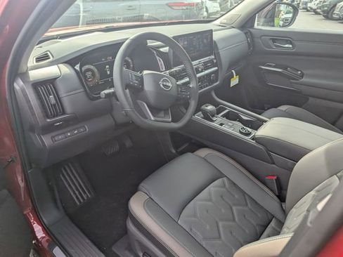 New 2026 Nissan Pathfinder Platinum image 13