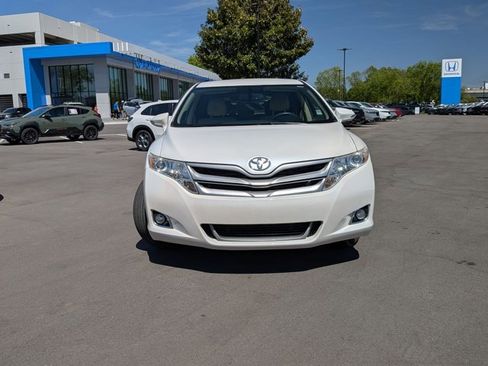 Used 2014 Toyota Venza LE w/ LE Convenience Package image 2