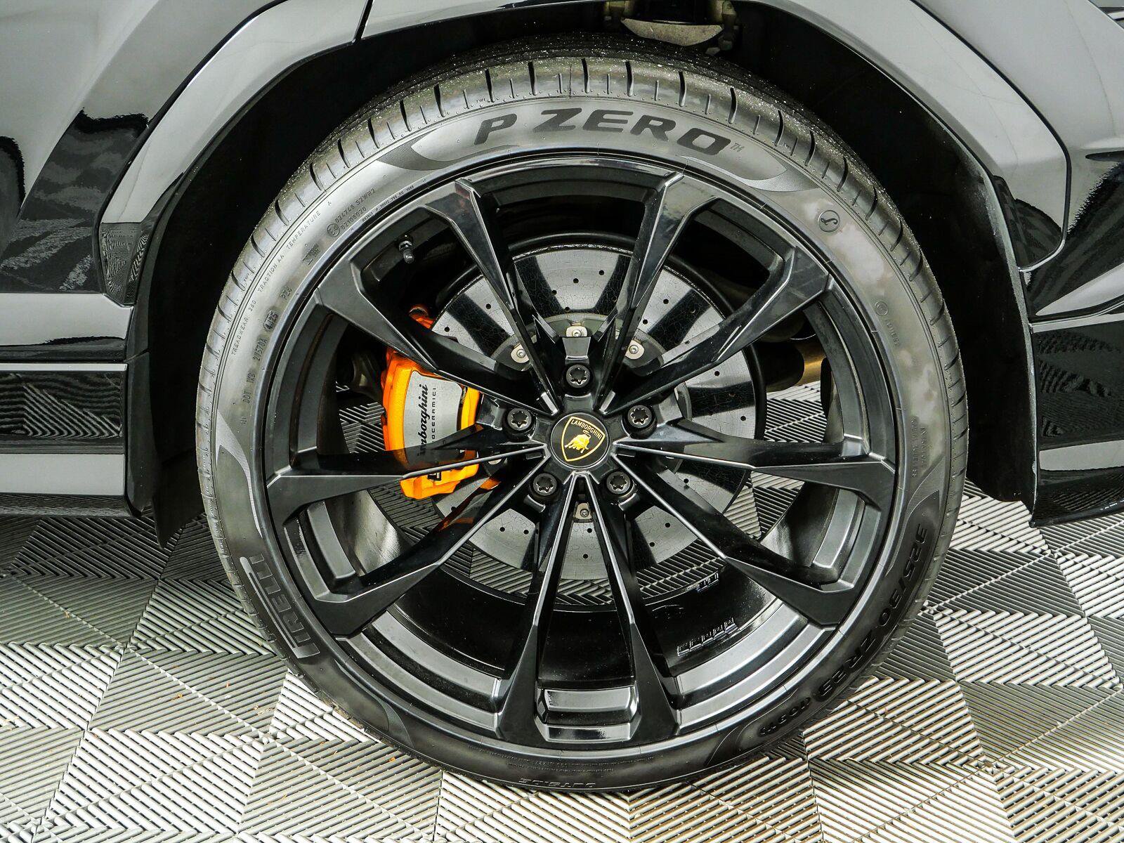 Used 2024 Lamborghini Urus S AWD/4WD image 38