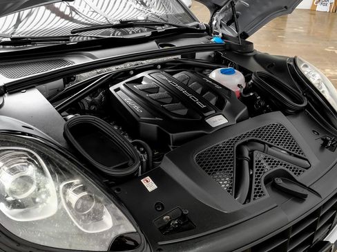 Used 2016 Porsche Macan Turbo image 47