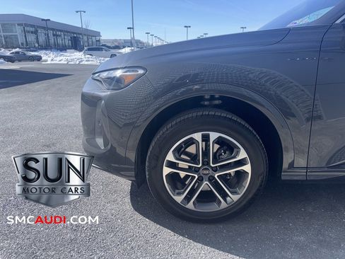 Used 2025 Audi Q5 Premium w/ Convenience Package image 15