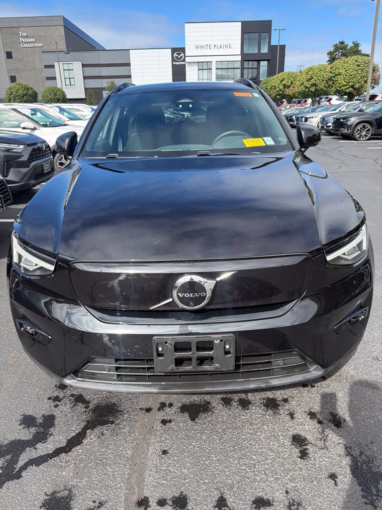 Used 2023 Volvo XC40 Recharge Plus w/ Protection Package Premier AWD/4WD image 5