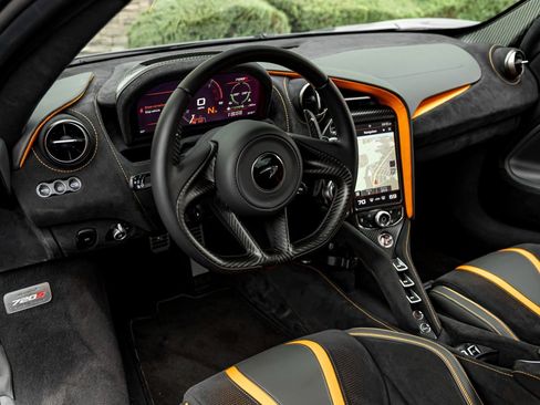 Used 2023 McLaren 720S Performance image 17