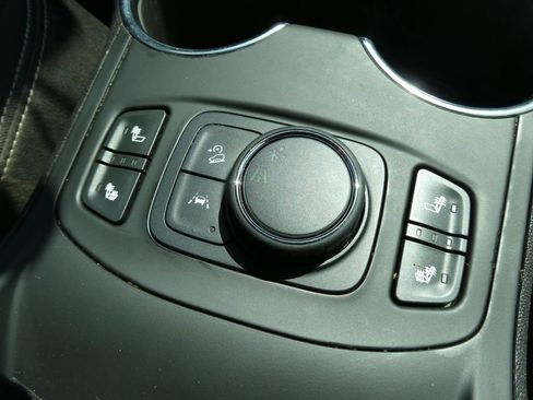 Certified 2024 GMC Terrain SLE w/ Driver Convenience Package FWD image 28