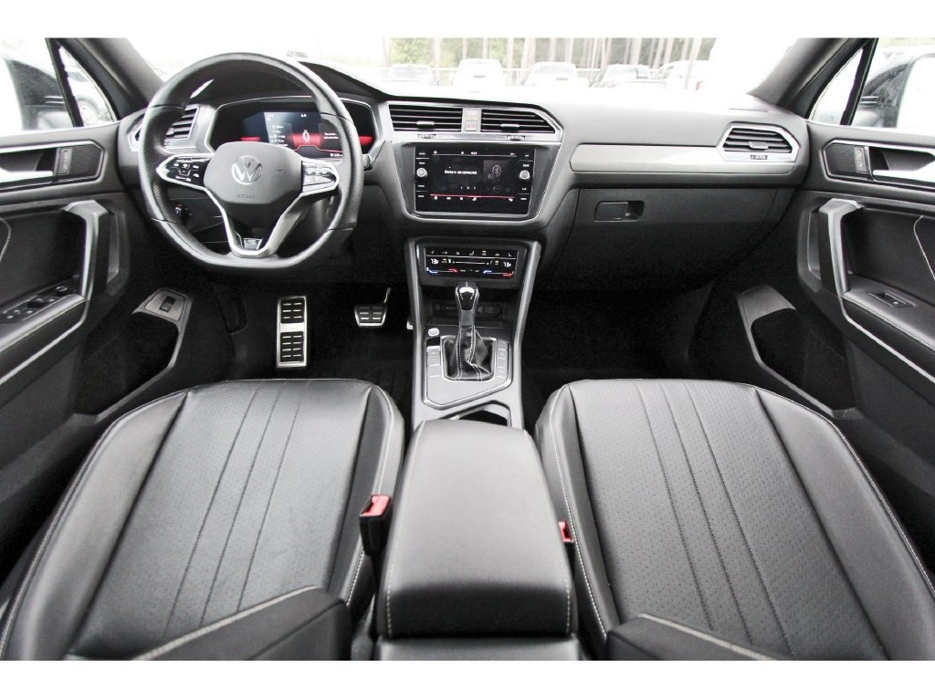 Used 2022 Volkswagen Tiguan SE R-Line FWD image 10