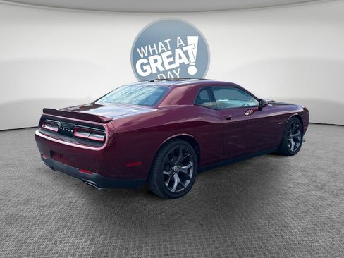 Used 2019 Dodge Challenger R/T RWD image 3