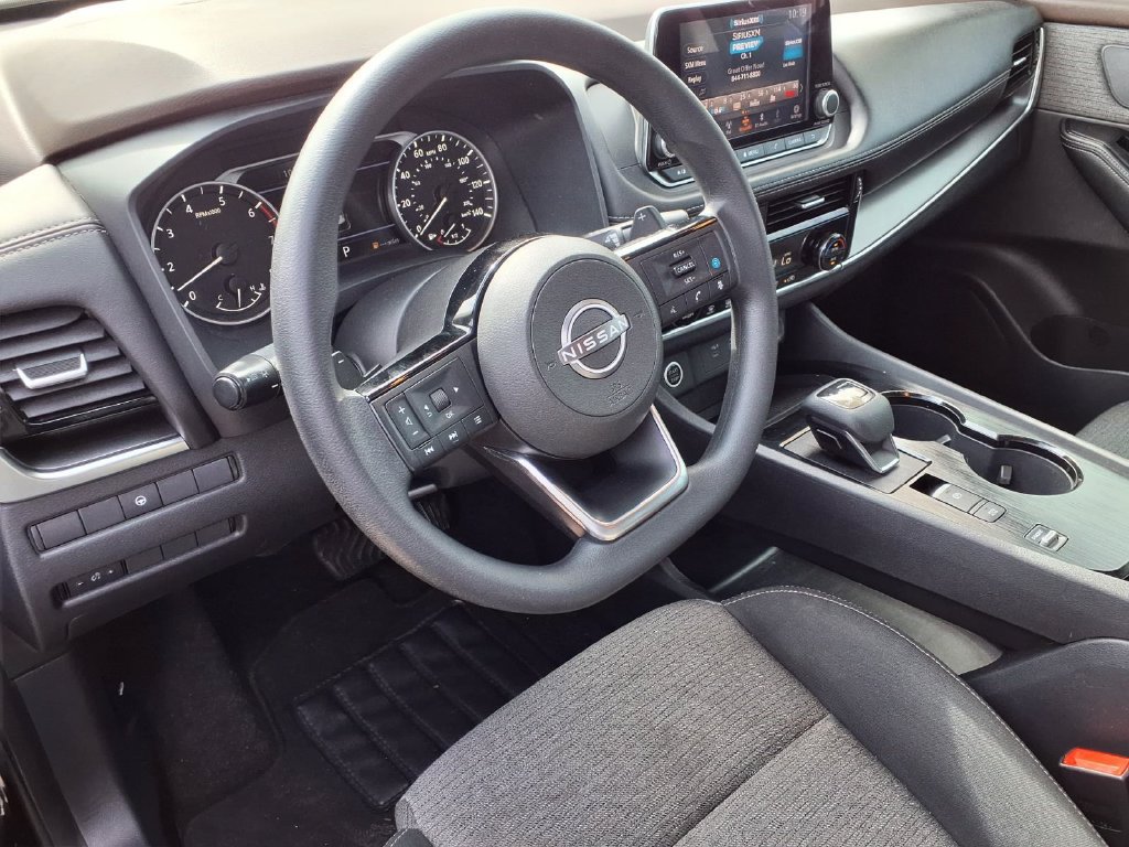 Used 2023 Nissan Rogue SV FWD image 16