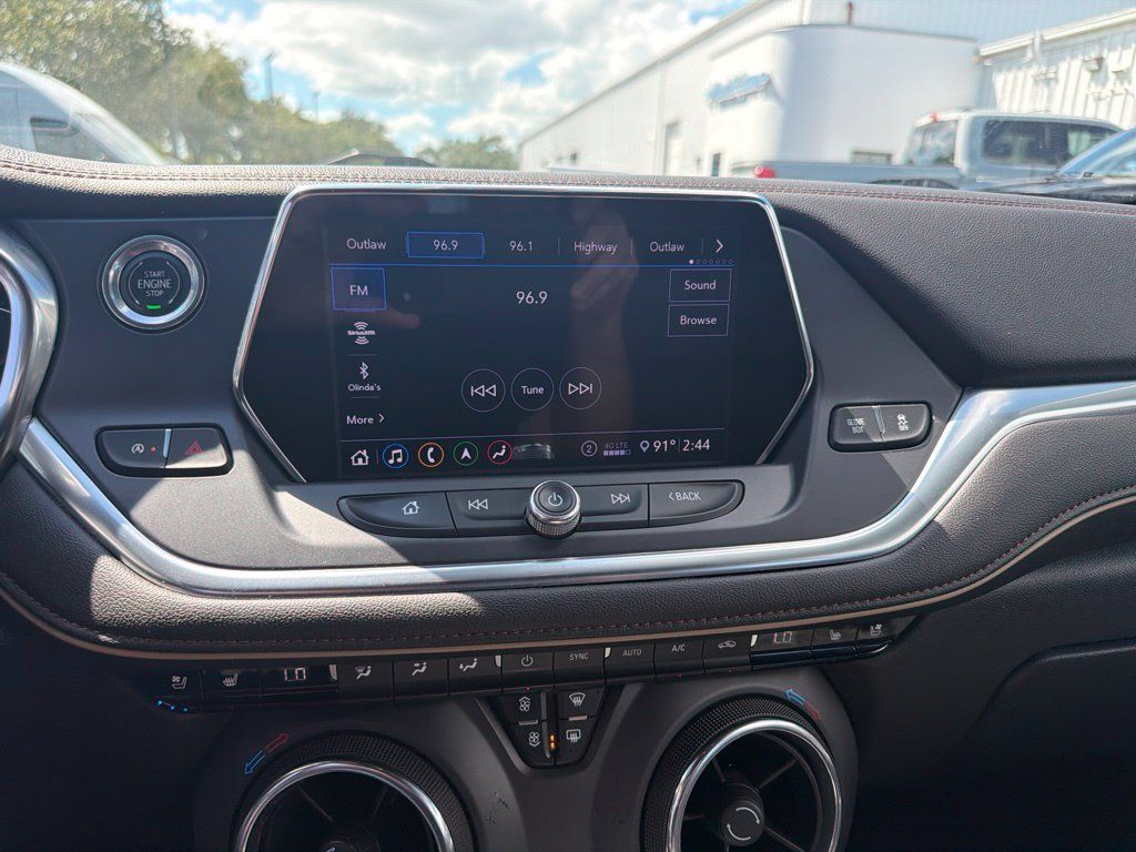 Used 2020 Chevrolet Blazer Premier w/ Driver Confidence II Package FWD image 11