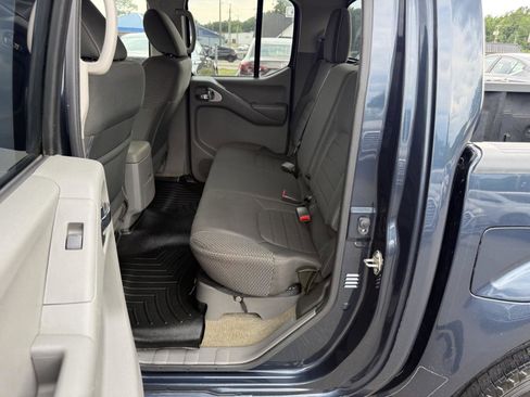 Used 2017 Nissan Frontier Desert Runner RWD image 10