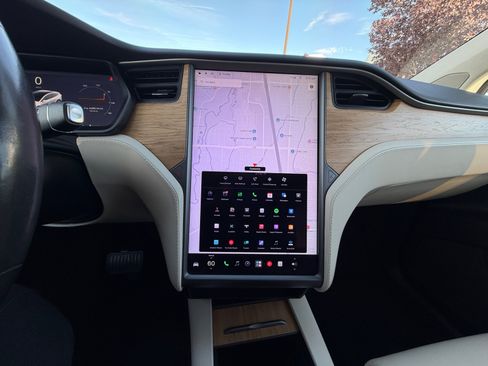 Used 2019 Tesla Model X Long Range AWD/4WD image 31