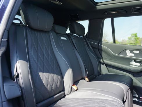 Certified 2025 Mercedes-Benz Maybach GLS 600 4MATIC image 54