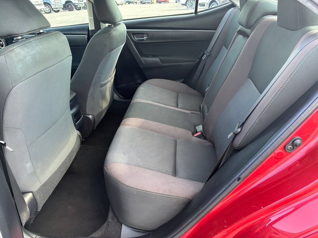Used 2018 Toyota Corolla LE FWD image 12