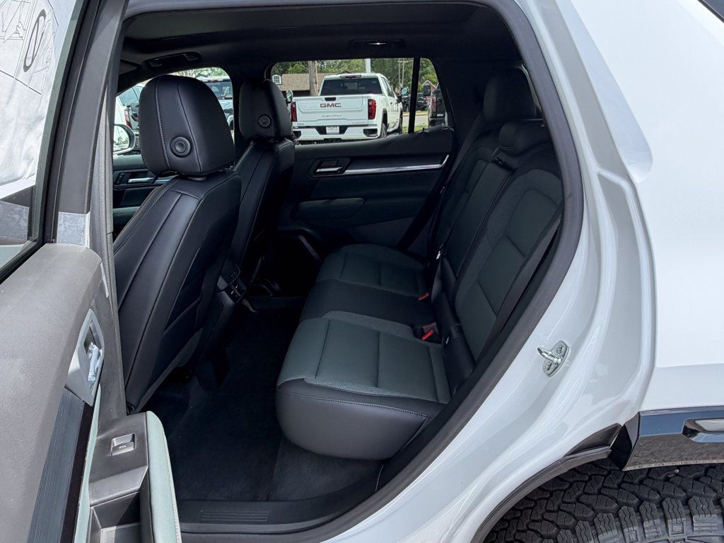 New 2027 GMC Terrain AT4 w/ Convenience Package III AWD/4WD image 20