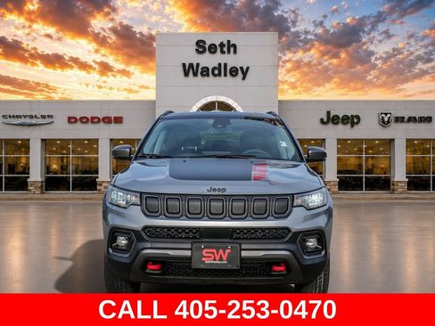 Used 2022 Jeep Compass Trailhawk AWD/4WD image 2