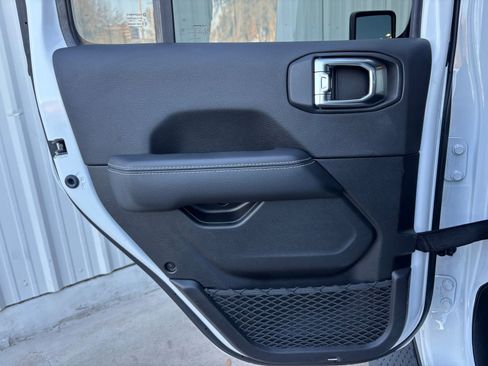 Used 2022 Jeep Gladiator Overland w/ Popular Equipment Package image 25