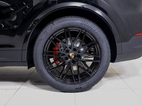 New 2026 Porsche Cayenne S image 22