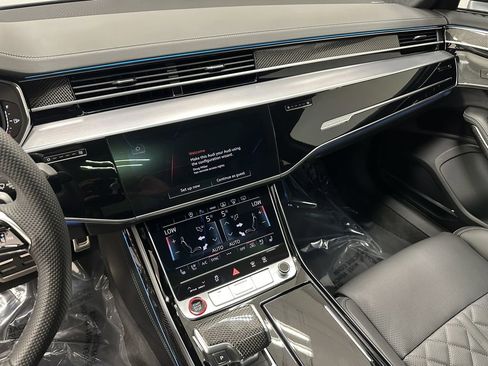 Used 2025 Audi S8 image 32