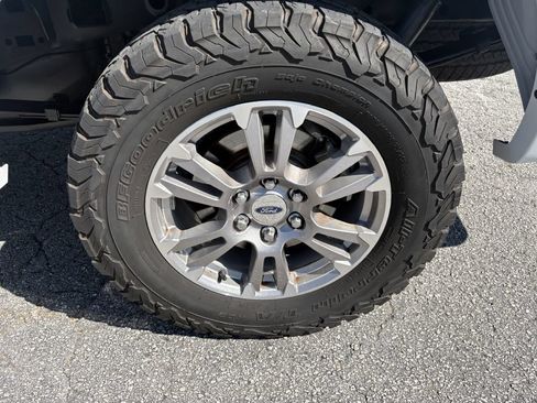 Used 2018 Ford F150 Lariat w/ FX4 Off-Road Package AWD/4WD image 17