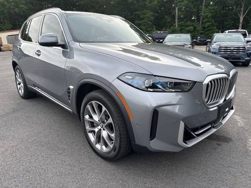 Used 2024 BMW X5 xDrive40i w/ Premium Package AWD/4WD image 7