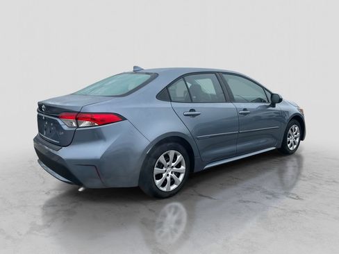 Used 2022 Toyota Corolla LE image 5