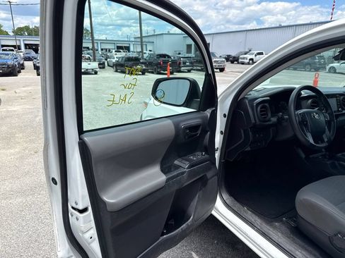 Used 2020 Toyota Tacoma SR RWD image 11
