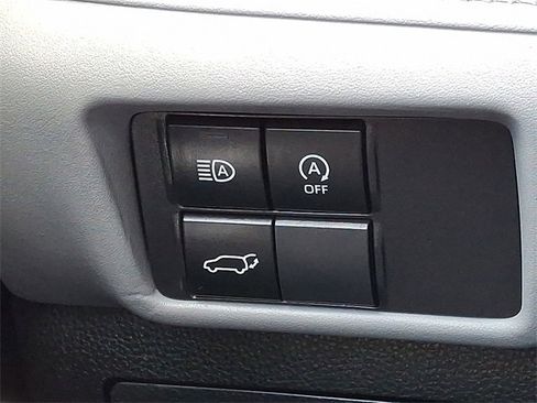 Certified 2024 Toyota Highlander XLE image 26