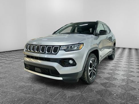 Used 2023 Jeep Compass Limited image 1