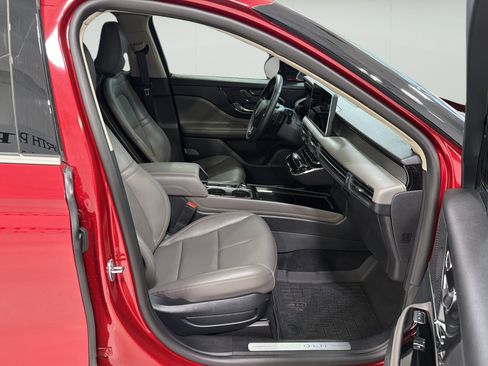 Used 2025 Lincoln Corsair FWD image 26